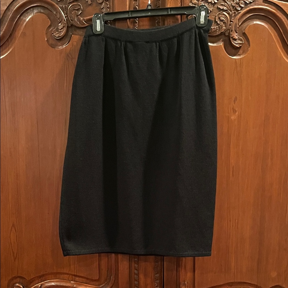 St. John Classic Black Pencil Skirt